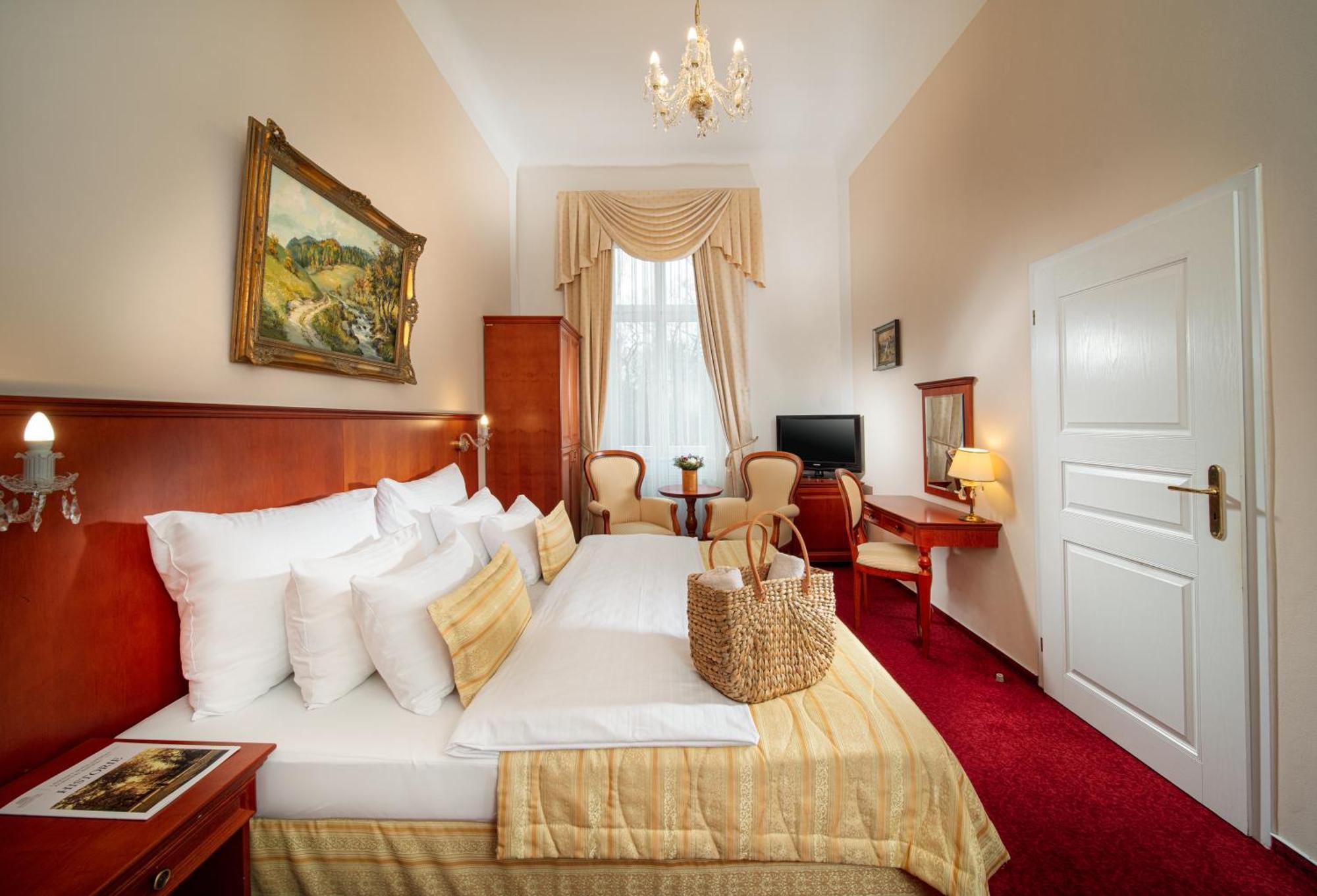 Imperial Spa & Kurhotel Františkovy Lázně Dış mekan fotoğraf